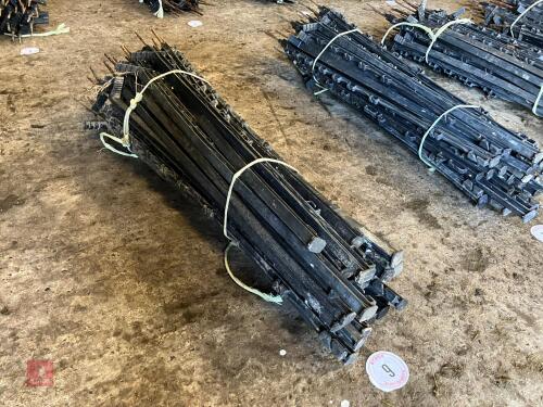 30 BLACK ELECTRIC FENCE STAKES (9)