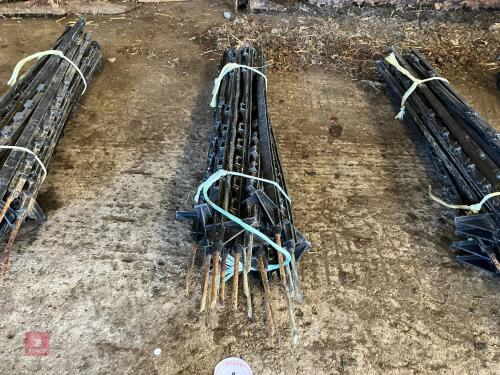 20 BLACK ELECTRIC FENCE STAKES (4)
