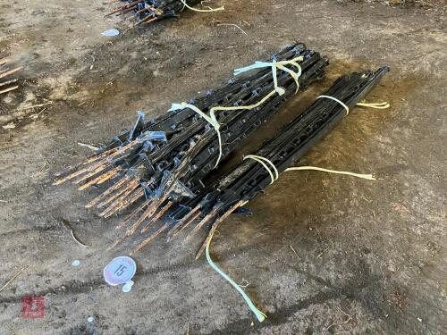 30 BLACK ELECTRIC FENCE STAKES (15)