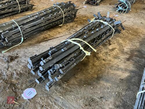 30 BLACK ELECTRIC FENCE STAKES (11)