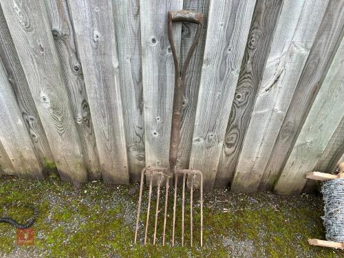 VINTAGE STONE FORK