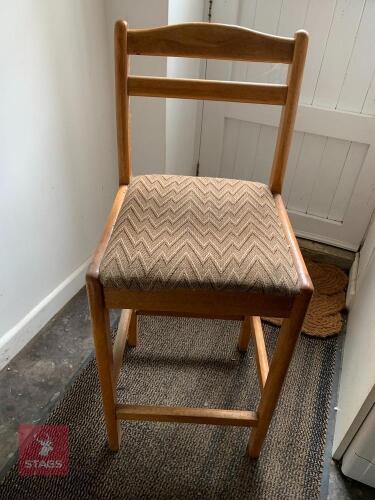 BAR STOOL/CHAIR
