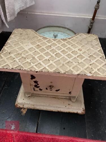VINTAGE METAL SCALES