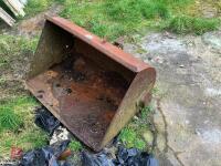 MASSEY FERGUSON FRONT LOADER BUCKET - 7