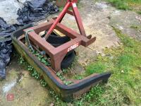 MOLTON YARD SCRAPER - 6