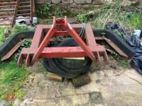 MOLTON YARD SCRAPER - 10