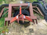 MOLTON YARD SCRAPER - 11