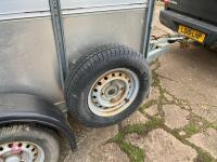 2011 IFOR WILLIAMS LIVESTOCK TRAILER - 28