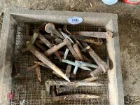 QUANTITY OF GATE HANGERS - 2