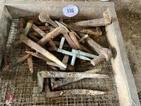 QUANTITY OF GATE HANGERS - 3