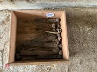QUANTITY OF SMALL HINGES - 7