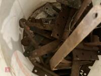 SELECTION OF TEE HINGES - 6