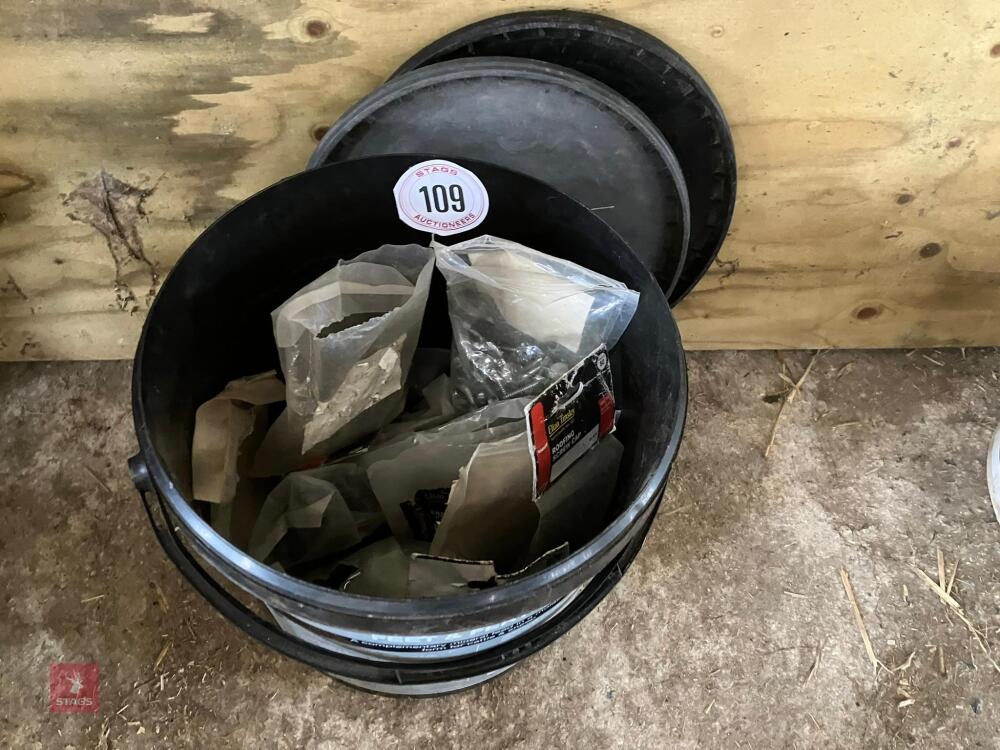 QUANTITY OF ROOFING FIXINGS