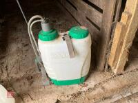 HOZELOCK KNAPSACK SPRAYER - 9