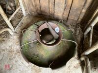 CAST IRON PIG FEEDER - 3
