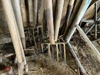 SELECTION OF HAND TOOLS - 6