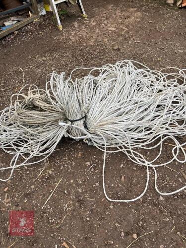 LARGE AMOUNT OF ELECTRIC ROPE