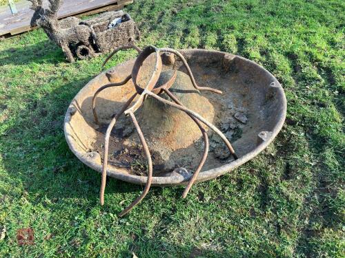 CAST IRON PIG TROUGH