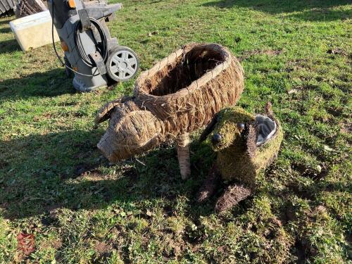 PIG & DOG GARDEN PLANTER