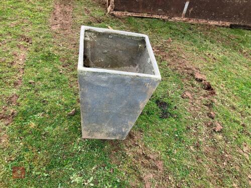 STANDING GARDEN PLANTER