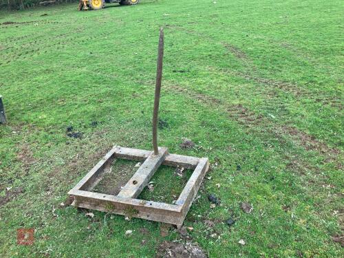 BALE SPIKE ON FRAME
