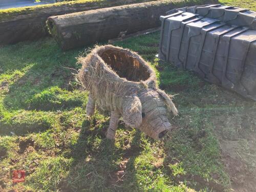 PIG GARDEN PLANTER