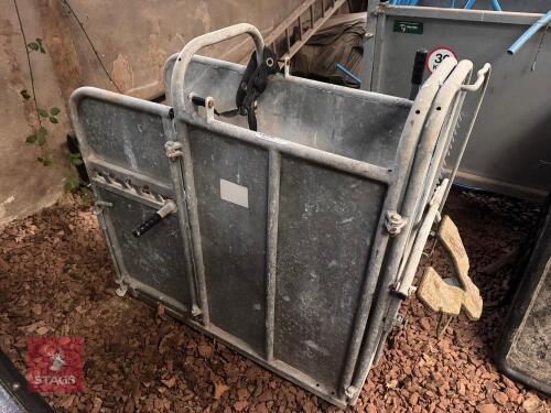 IAE CALF DEHORNING CRATE