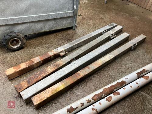 4 HANGING/LATCHING GATE POSTS