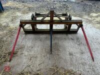 MANITOU TRIPLE BALE SPIKE - 3