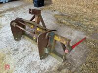 MANITOU TRIPLE BALE SPIKE - 8