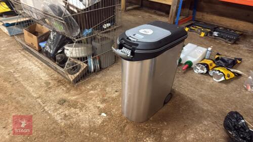 CURVER STORAGE BIN