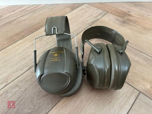 2 PELTOR BULLSEY 1 EAR PROTECTORS