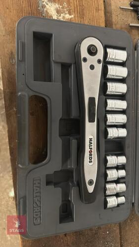 HALFORDS SOCKET SET