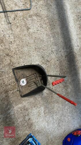 EQUINE MUCK SCOOP