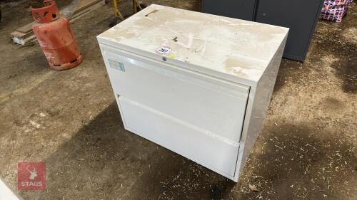 STORAGE CHEST / DRAWERS