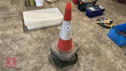4 CONES
