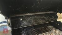 JAMIE OLIVER GAS BBQ - 9