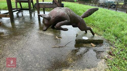 ORNATE GARDEN FOX SCULPTURE
