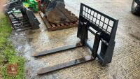 BOBCAT SKIDSTEER PALLET FORKS - 2