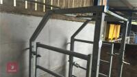 GALVANISED CATTLE RACE KIOSK - 14
