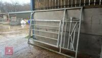 IAE GALVANISED 10' CALVING HURDLE - 27