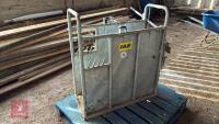 GALVANISED IAE CALF CRATE - 2