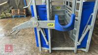 IAE 800 SERIES SQUEEZE CRUSH - 13