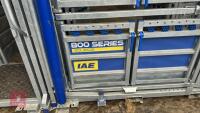 IAE 800 SERIES SQUEEZE CRUSH - 25