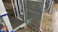 IAE 800 SERIES SQUEEZE CRUSH - 34