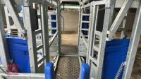 IAE 800 SERIES SQUEEZE CRUSH - 38