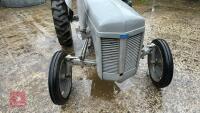 1954 FERGUSON TEF DIESEL T20 2WD TRACTOR - 45