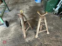 PAIR OF AXLE STANDS