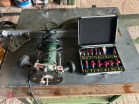 BOSCH POF 500A ROUTER AND BITS