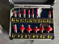 BOSCH POF 500A ROUTER AND BITS - 4